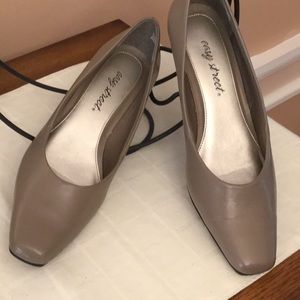 LIKE NEW TAUPE WEDGE HEELS